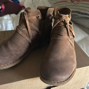 Born women booties size 9